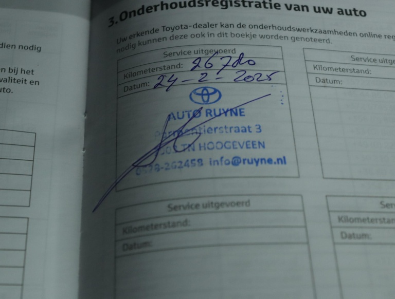 Toyota Land Cruiser - 2.8 D-4D-F Professional Window Van 44