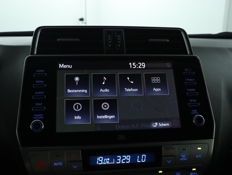 Toyota Land Cruiser - 2.8 D-4D-F Professional Window Van 59