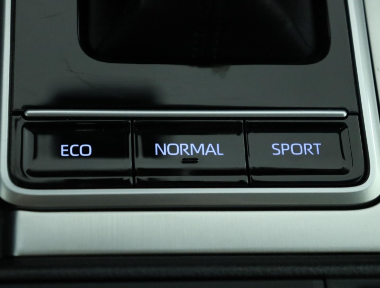 Toyota Land Cruiser - 2.8 D-4D-F Professional Window Van 62