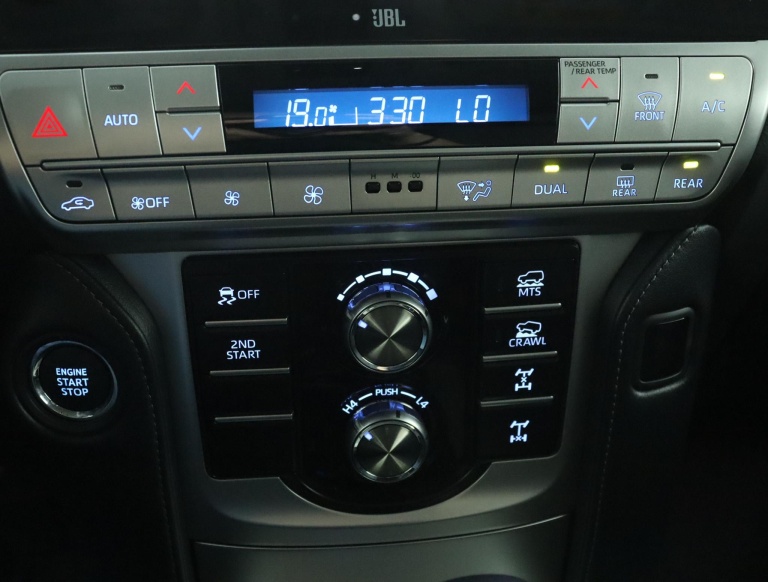 Toyota Land Cruiser - 2.8 D-4D-F Professional Window Van 7