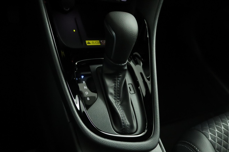 Toyota Yaris - 1.5 Hybrid 130 Executive 27