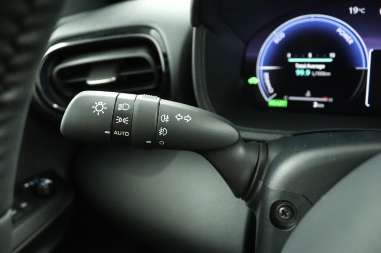 Toyota Yaris - 1.5 Hybrid 130 Executive 31