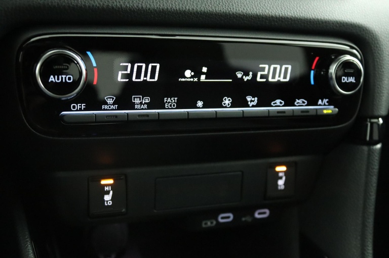 Toyota Yaris - 1.5 Hybrid 130 Executive 7