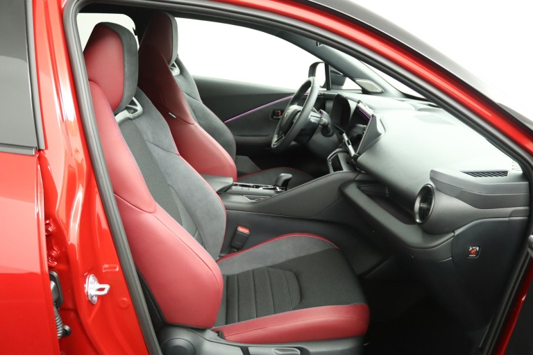 Toyota C-HR - 2.0 Plug-in Hybrid 220 Premium 22