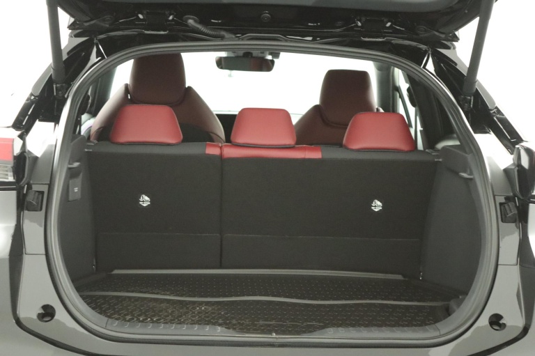 Toyota C-HR - 2.0 Plug-in Hybrid 220 Premium 24
