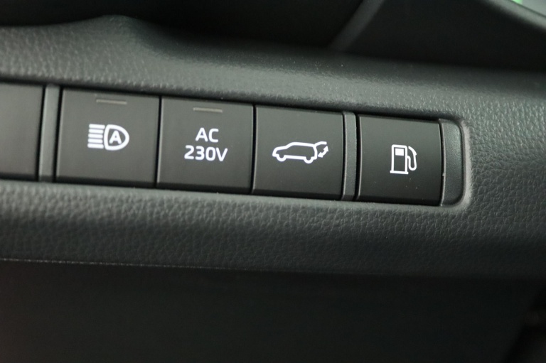 Toyota C-HR - 2.0 Plug-in Hybrid 220 Premium 30