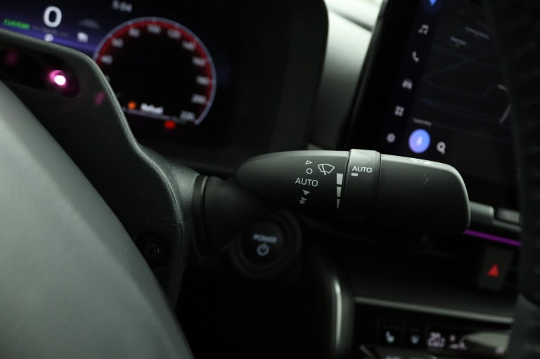 Toyota C-HR - 2.0 Plug-in Hybrid 220 Premium 32