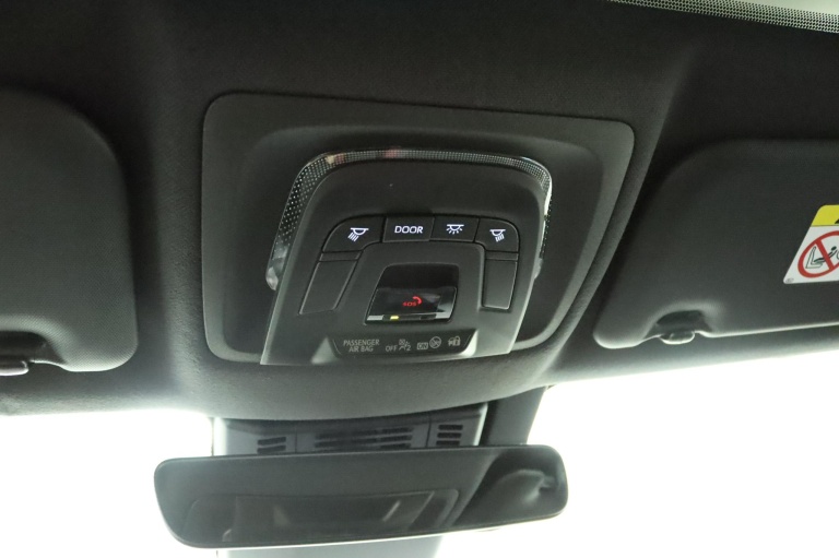 Toyota C-HR - 2.0 Plug-in Hybrid 220 Premium 33