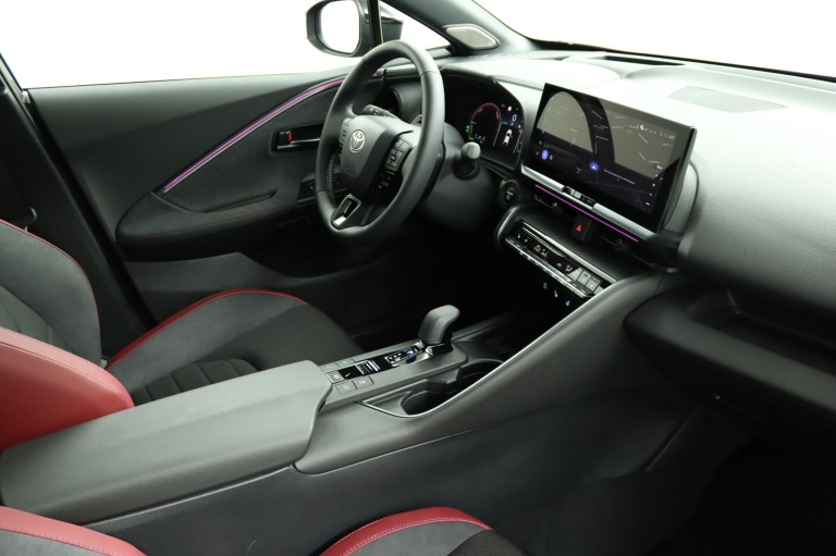 Toyota C-HR - 2.0 Plug-in Hybrid 220 Premium 69