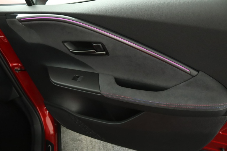 Toyota C-HR - 2.0 Plug-in Hybrid 220 Premium 71