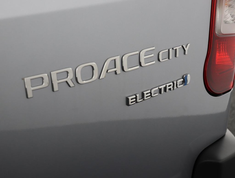Toyota PROACE CITY Electric - Challenger 50 kWh 38