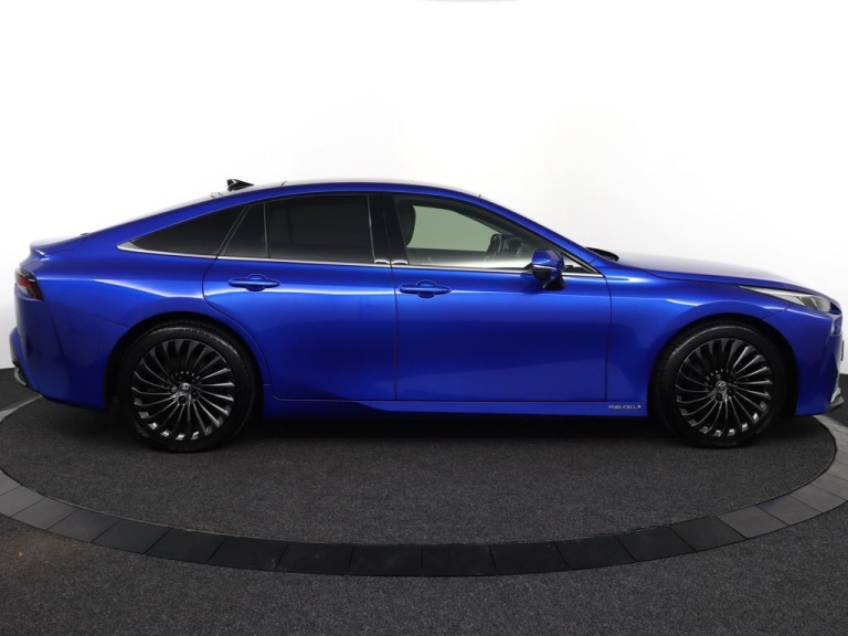 Toyota Mirai - Prestige 13