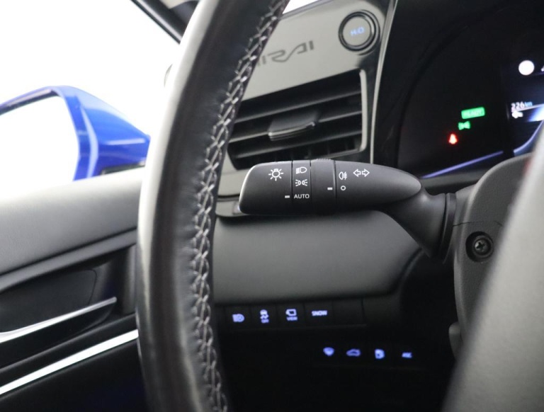 Toyota Mirai - Prestige 28