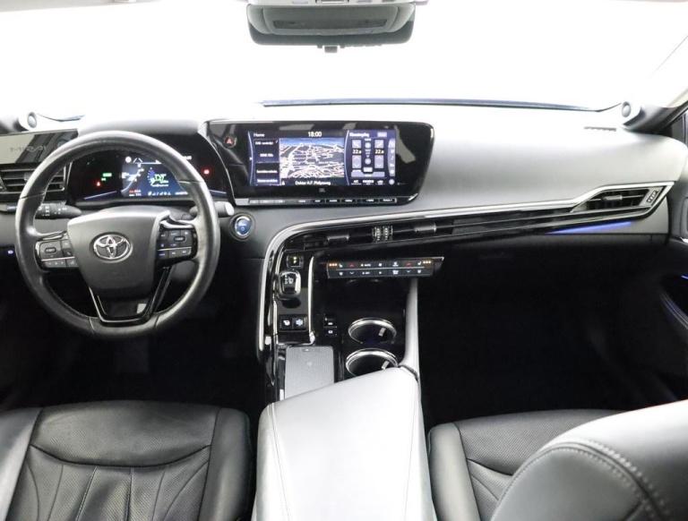 Toyota Mirai - Prestige 4