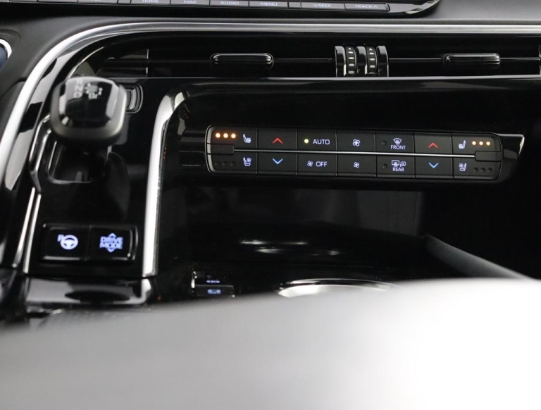 Toyota Mirai - Prestige 54