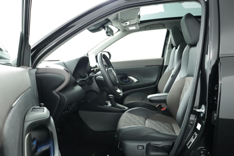 Toyota Yaris Cross - 1.5 Hybrid Executive 17