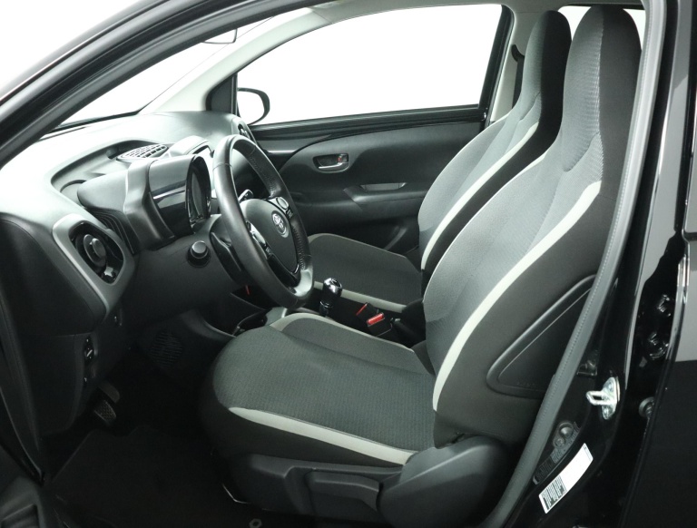 Toyota Aygo - 1.0 VVT-i x-joy 17