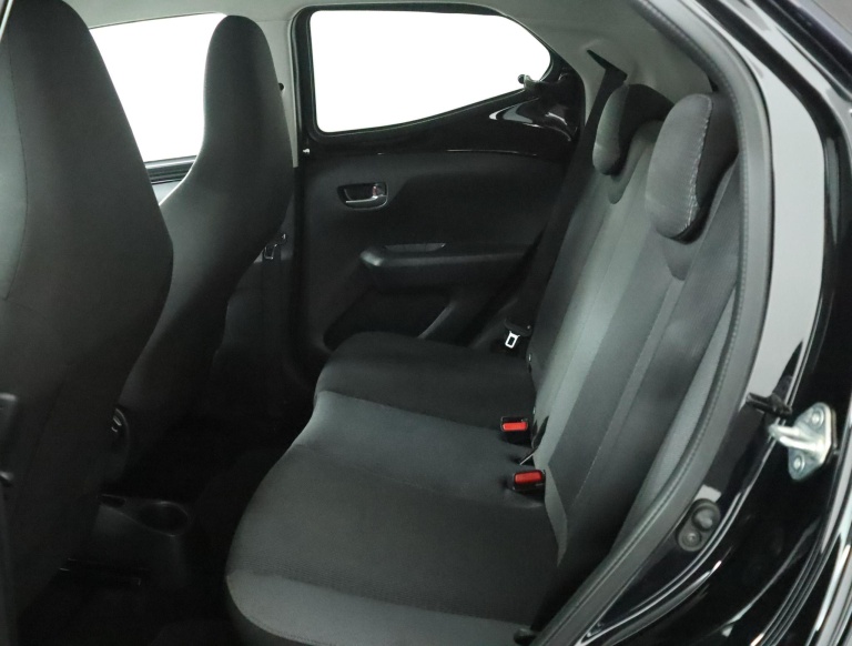 Toyota Aygo - 1.0 VVT-i x-joy 18