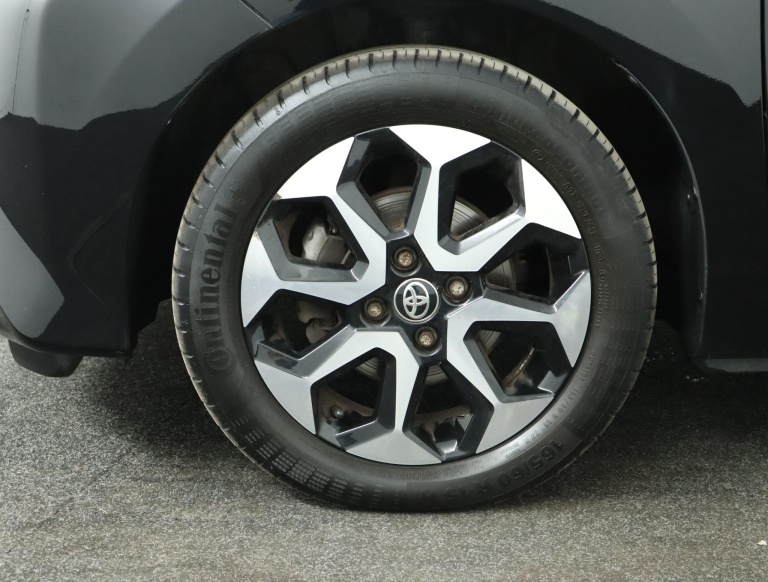 Toyota Aygo - 1.0 VVT-i x-joy 36