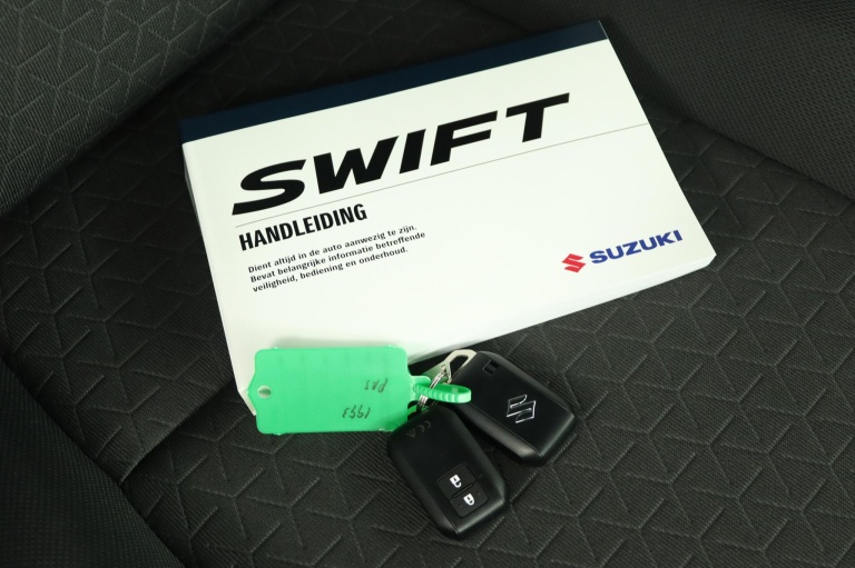 Suzuki Swift - 1.2 Select Smart Hybrid 11