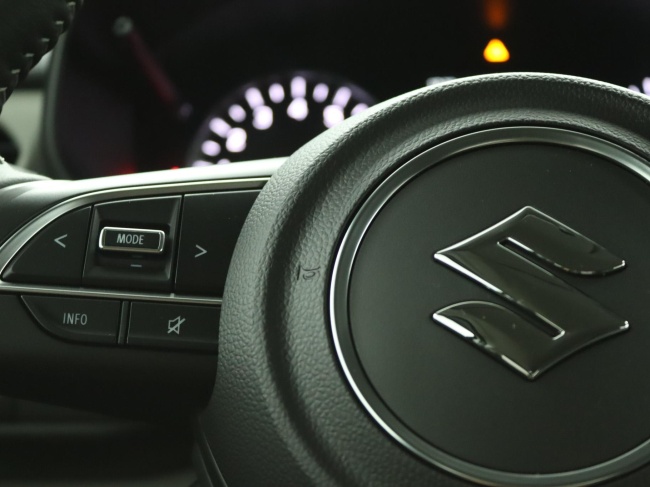 Suzuki Swift - 1.2 Select Smart Hybrid