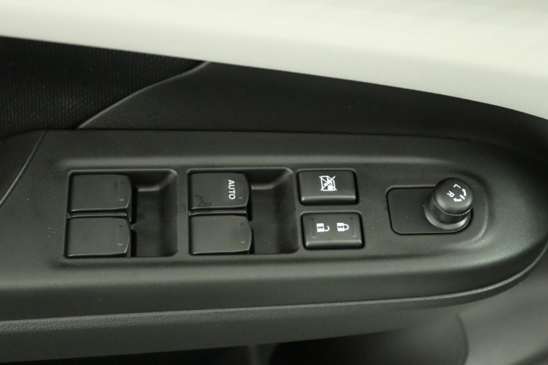 Suzuki Swift - 1.2 Select Smart Hybrid 29