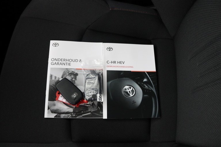 Toyota C-HR - 1.8 Hybrid 140 Dynamic 29