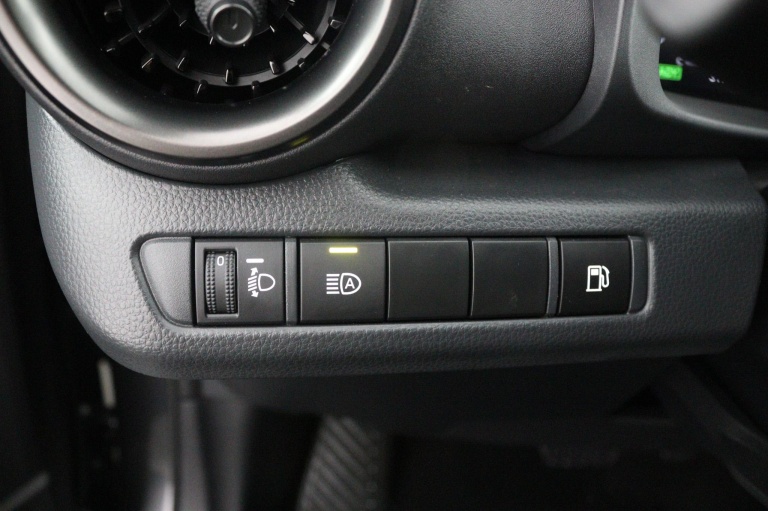 Toyota C-HR - 1.8 Hybrid 140 Dynamic 30
