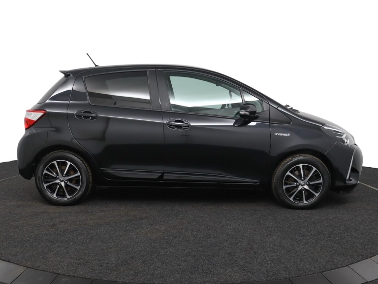 Toyota Yaris - 1.5 Hybrid Design Sport 13