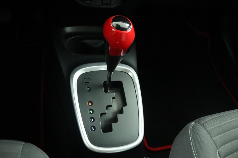 Toyota Yaris - 1.5 Hybrid Design Sport 27