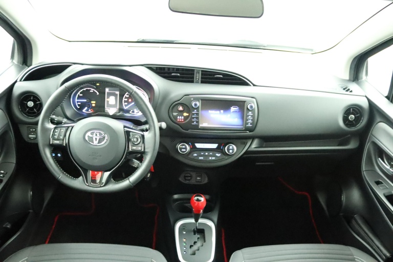 Toyota Yaris - 1.5 Hybrid Design Sport 4