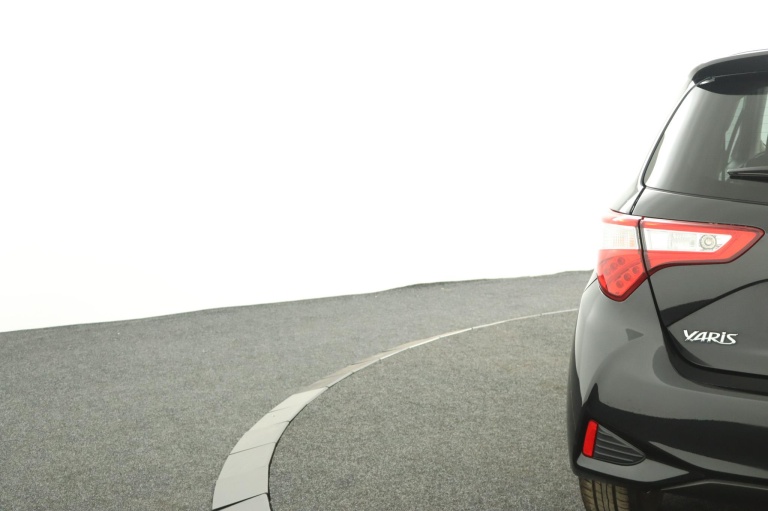 Toyota Yaris - 1.5 Hybrid Design Sport 41