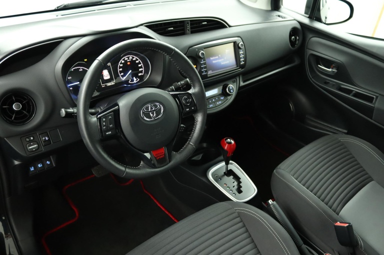 Toyota Yaris - 1.5 Hybrid Design Sport 57