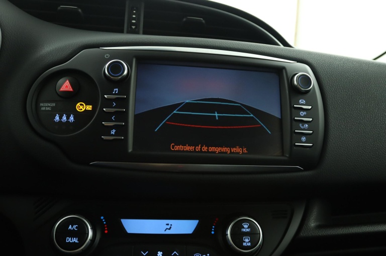 Toyota Yaris - 1.5 Hybrid Design Sport 9