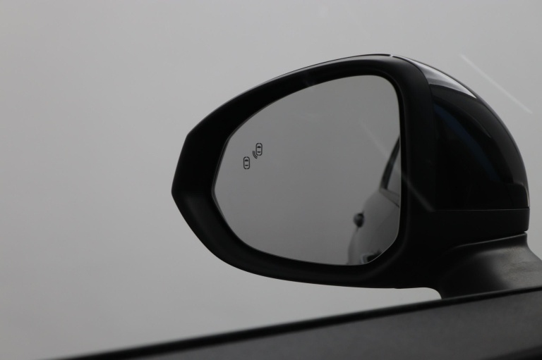 Lynk & Co 01 - 1.5 44
