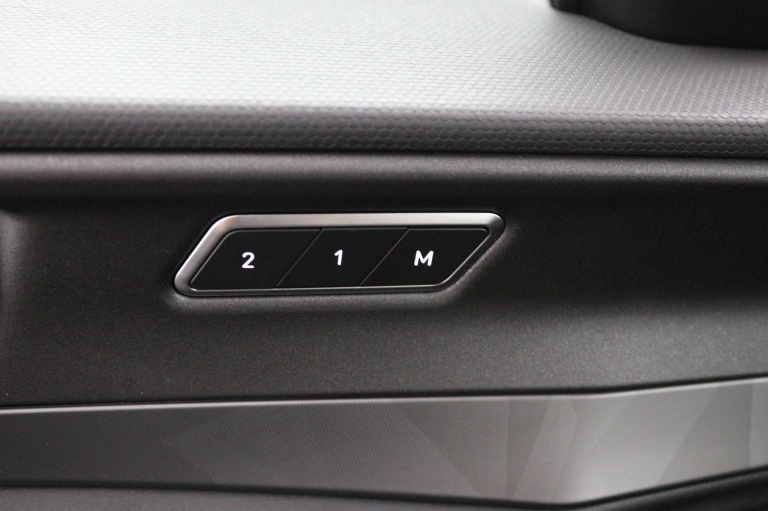 Lynk & Co 01 - 1.5 46