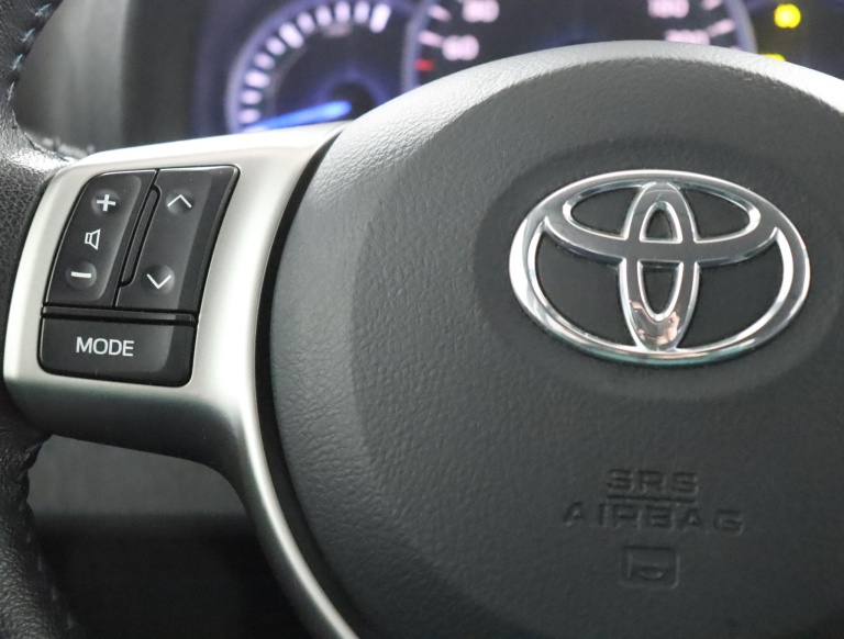 Toyota Yaris - 1.5 Full Hybrid Dynamic 19