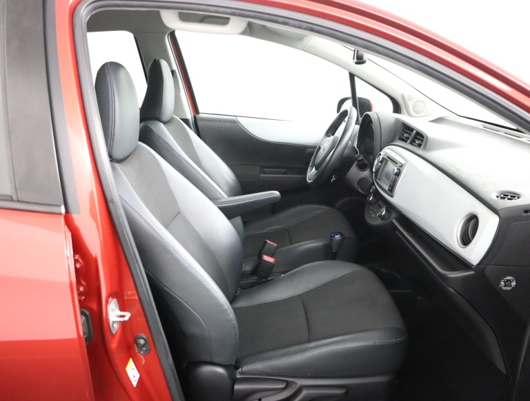 Toyota Yaris - 1.5 Full Hybrid Dynamic 22