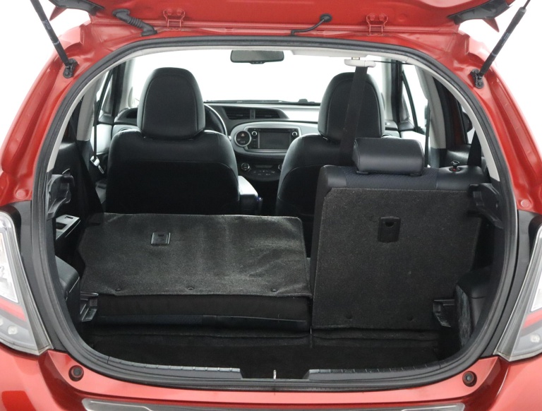 Toyota Yaris - 1.5 Full Hybrid Dynamic 27