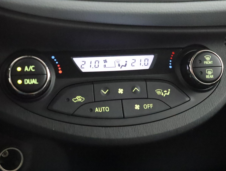 Toyota Yaris - 1.5 Full Hybrid Dynamic 7