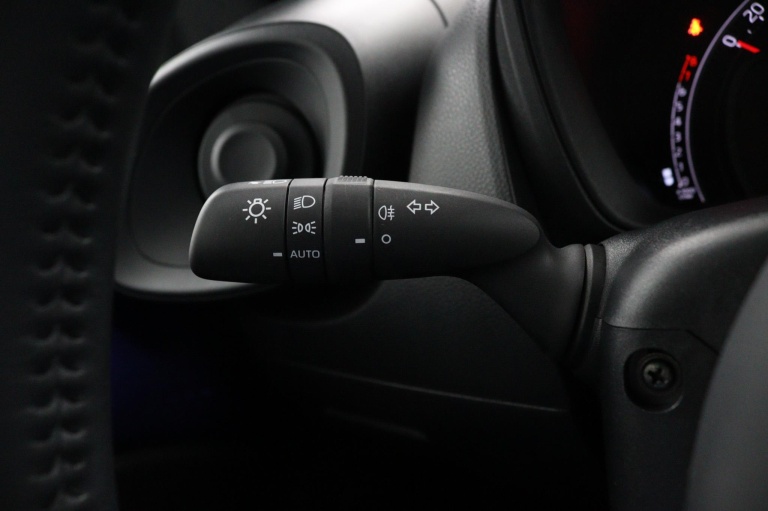Toyota Aygo X - 1.0 VVT-i MT Play 20