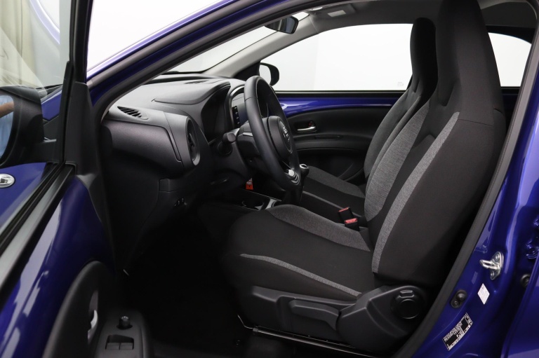 Toyota Aygo X - 1.0 VVT-i MT Play 9