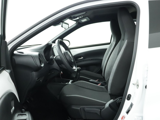 Toyota Aygo X - 1.0 VVT-i MT Play