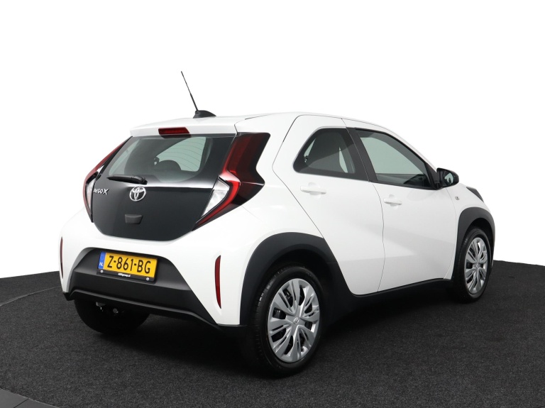 Toyota Aygo X - 1.0 VVT-i MT Play 2