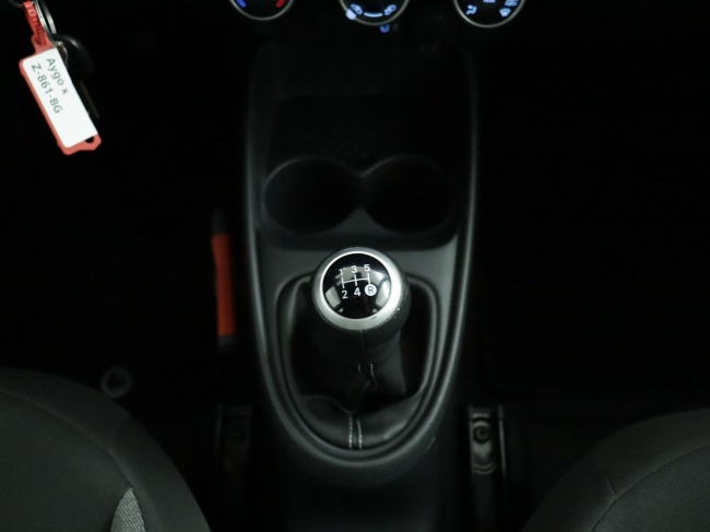 Toyota Aygo X - 1.0 VVT-i MT Play