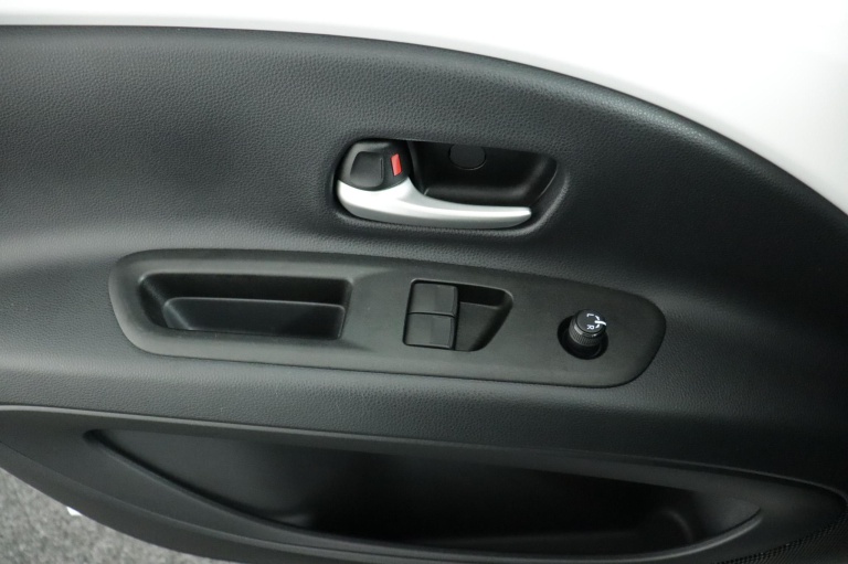 Toyota Aygo X - 1.0 VVT-i MT Play 28