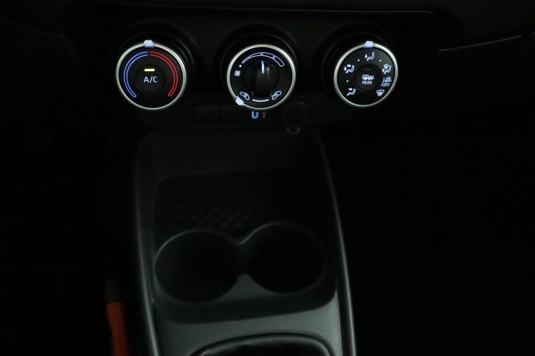 Toyota Aygo X - 1.0 VVT-i MT Play 39