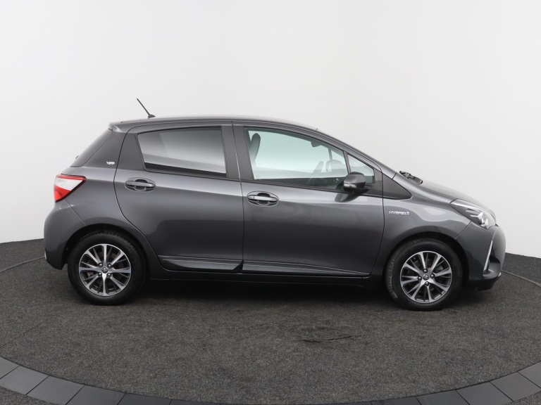 Toyota Yaris - 1.5 Hybrid Dynamic 13