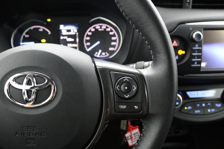 Toyota Yaris - 1.5 Hybrid Dynamic 21
