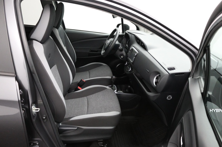 Toyota Yaris - 1.5 Hybrid Dynamic 22